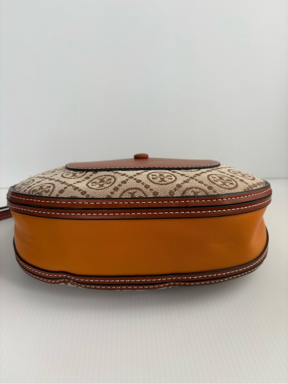 Tory Burch Crescent Crossbody Bag tan brown Color Handbag small  EUC - Picture 9 of 17